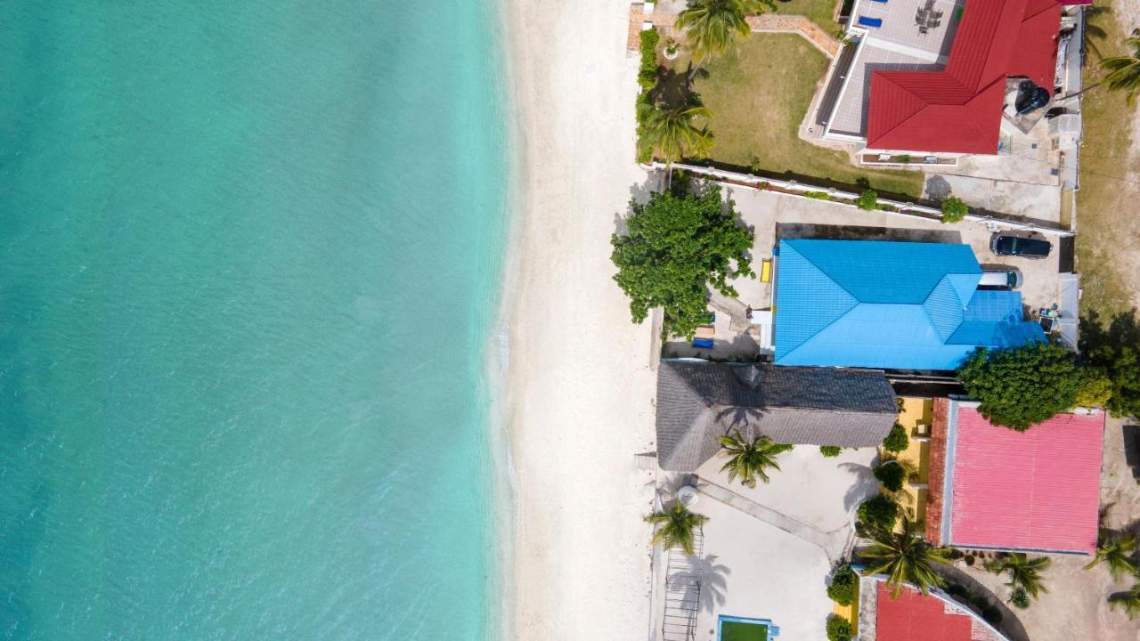 Uroa Beach Lodge Экстерьер фото